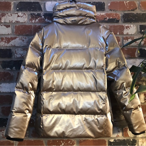 Tumi High Shine Bomber Champagne in Women’s size Large - Picture 6 of 16